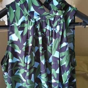 womens sleeveless shirt